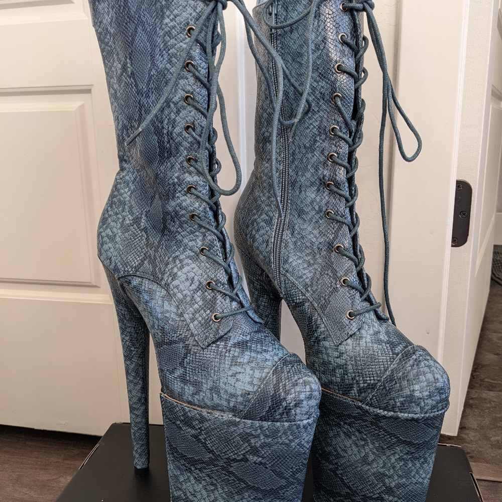 Hella Heels Anaconda boots, 9 in., Size 9